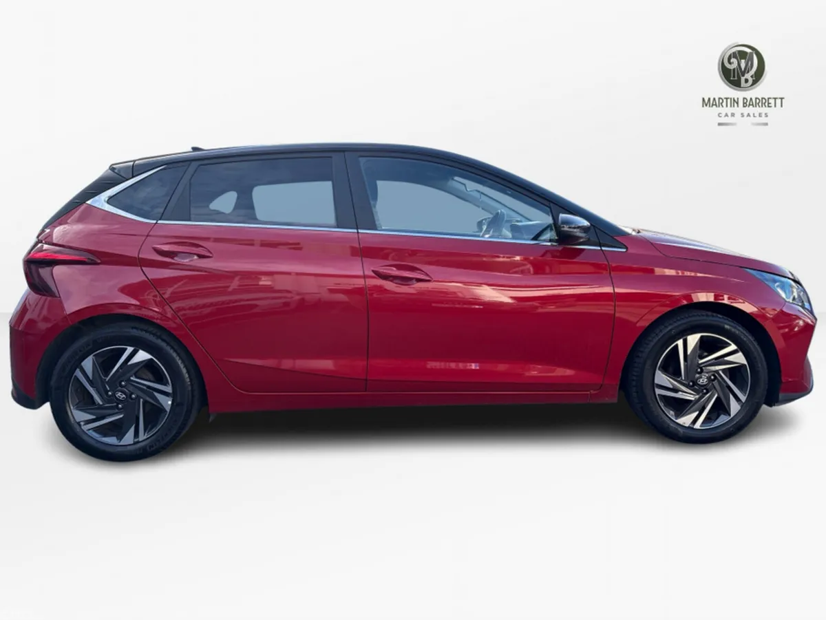 Hyundai i20 Hatchback, Petrol, 2023, Red