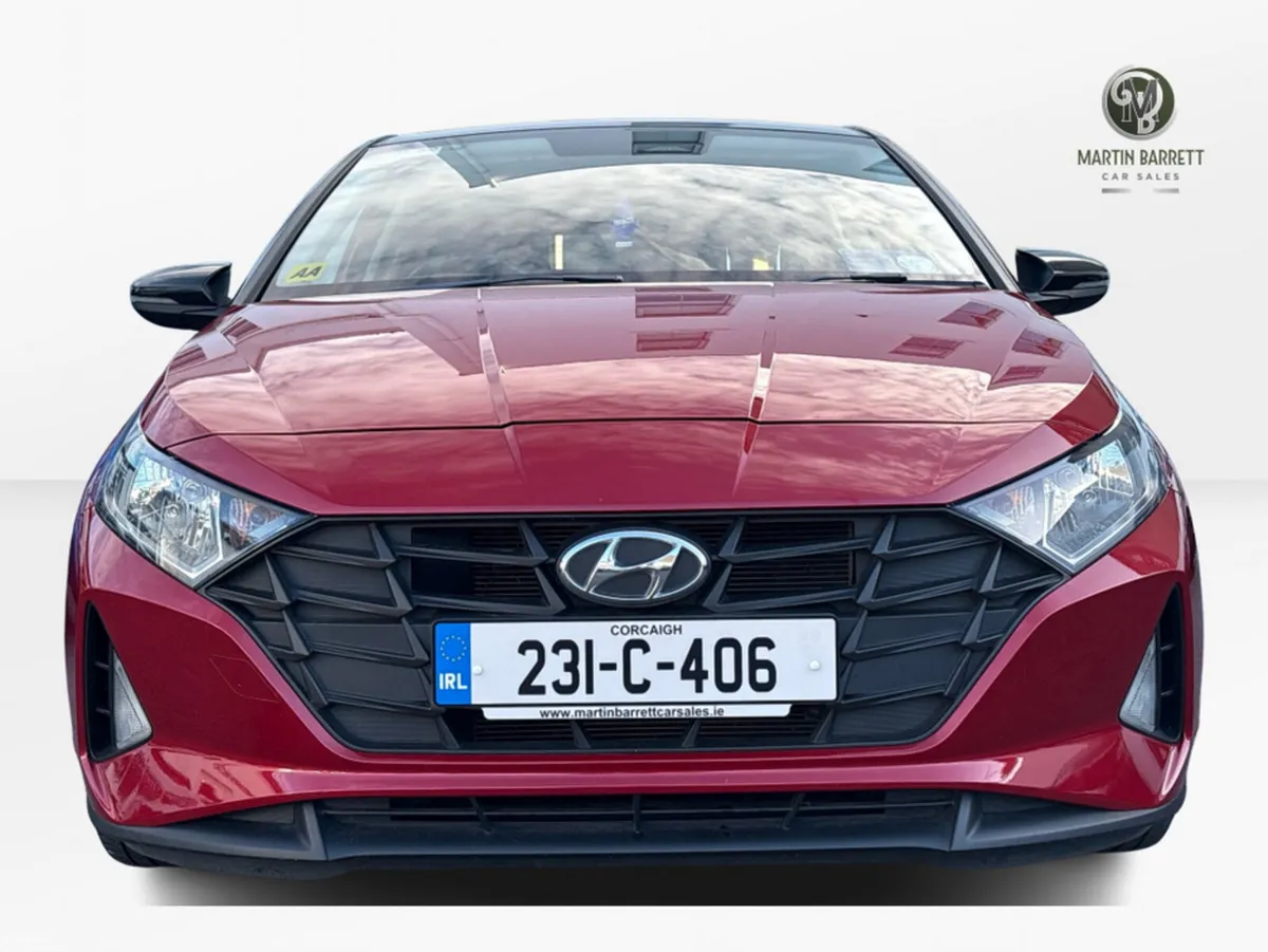 Hyundai i20 Hatchback, Petrol, 2023, Red