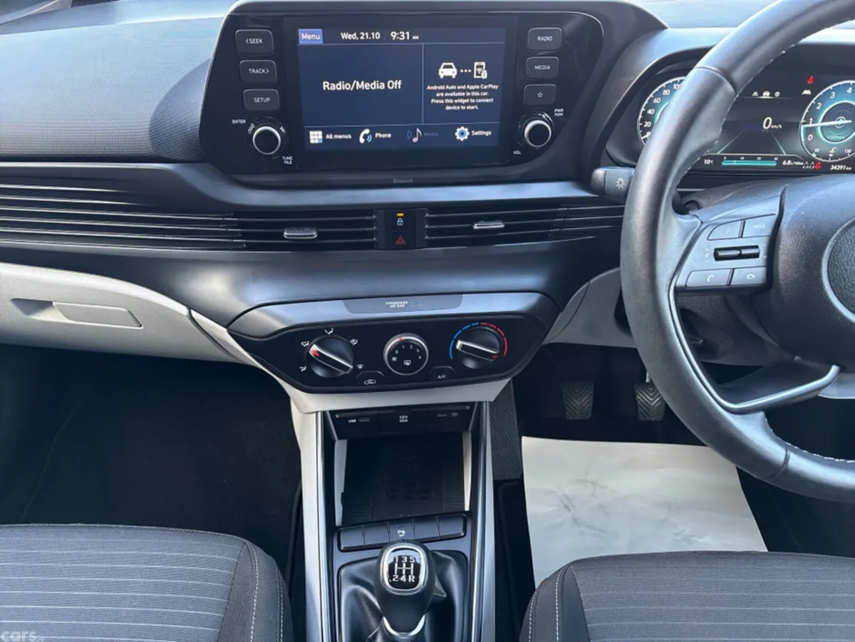 Hyundai i20 Hatchback, Petrol, 2023, Red