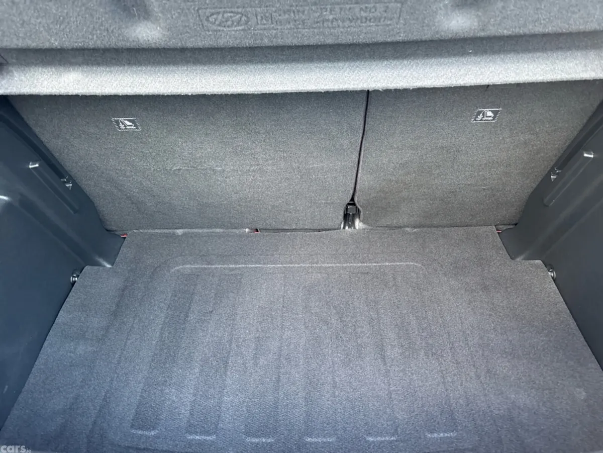 Hyundai i20 Hatchback, Petrol, 2023, Red