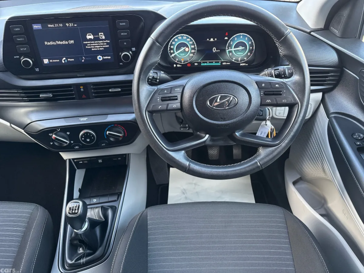 Hyundai i20 Hatchback, Petrol, 2023, Red