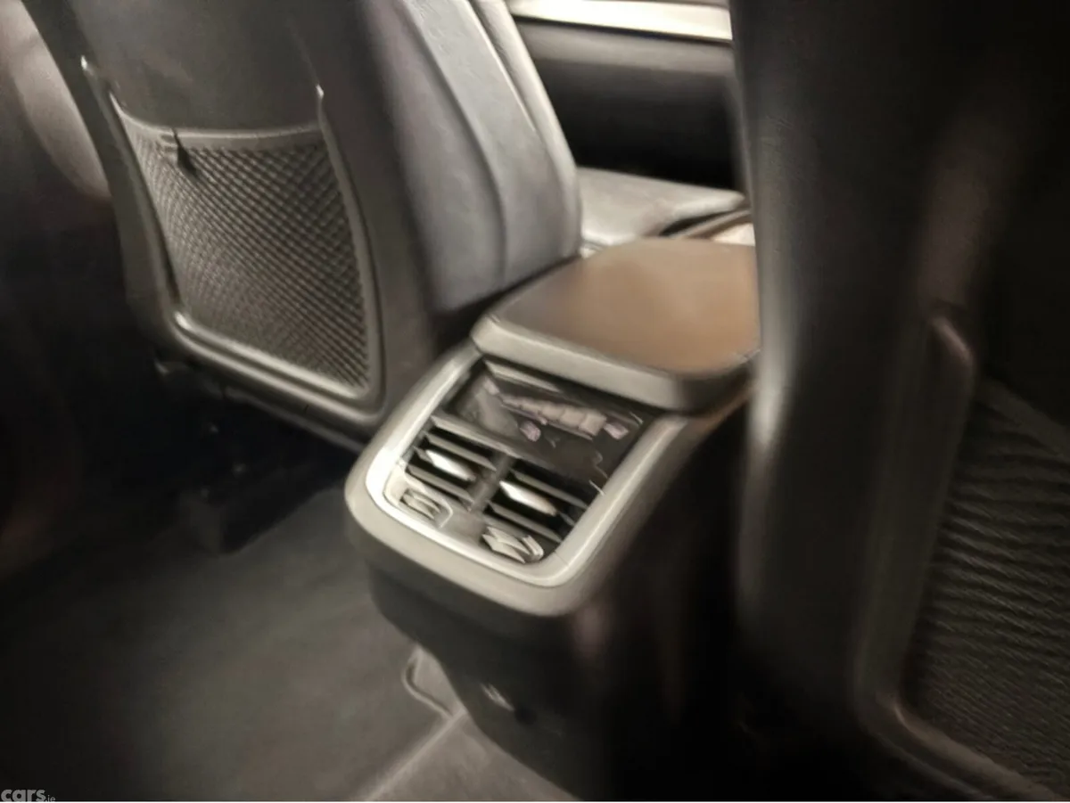 Volvo XC90 Estate, Petrol Plug-in Hybrid, 2023, Black