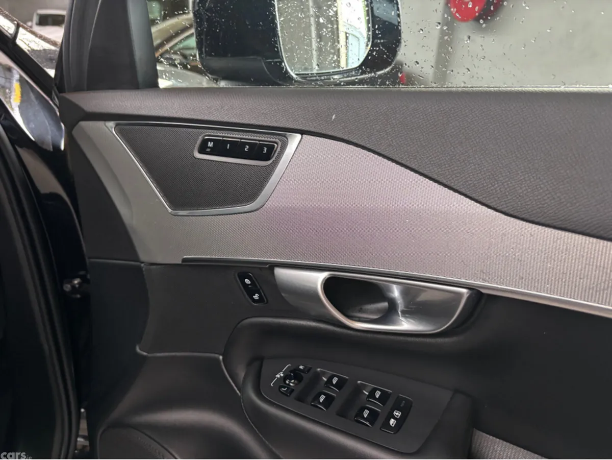 Volvo XC90 Estate, Petrol Plug-in Hybrid, 2023, Black