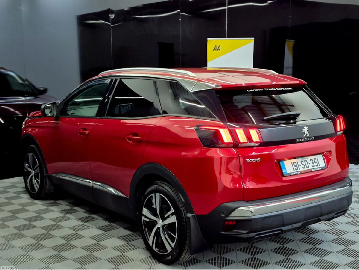 Peugeot 3008 MPV, Diesel, 2019, Red