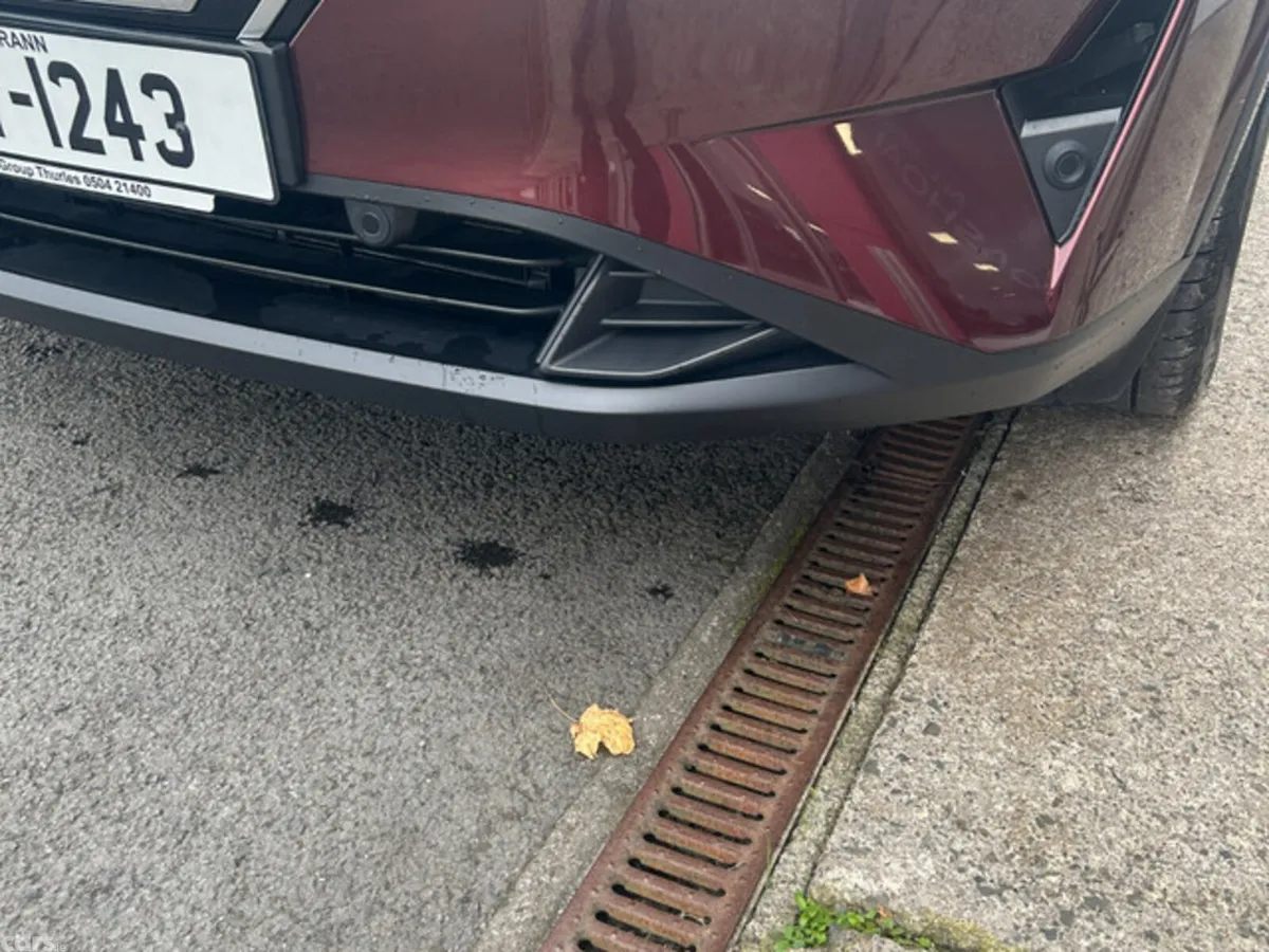 Nissan Qashqai MPV, Petrol, 2024, Red