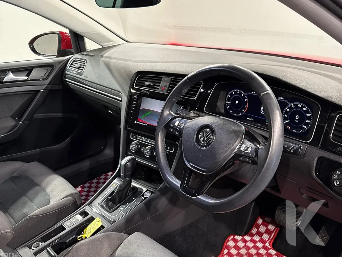 Volkswagen Golf Hatchback, Petrol, 2018, Red
