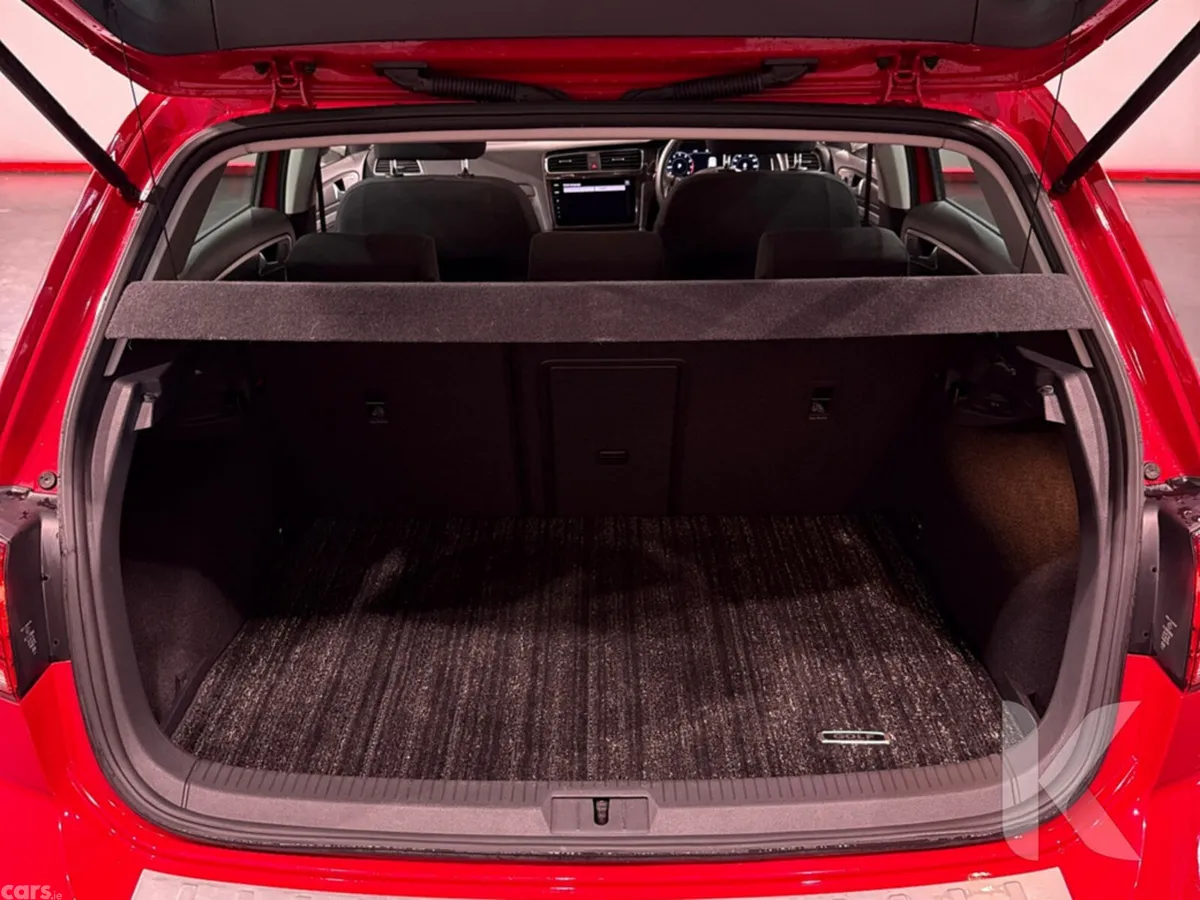Volkswagen Golf Hatchback, Petrol, 2019, Red