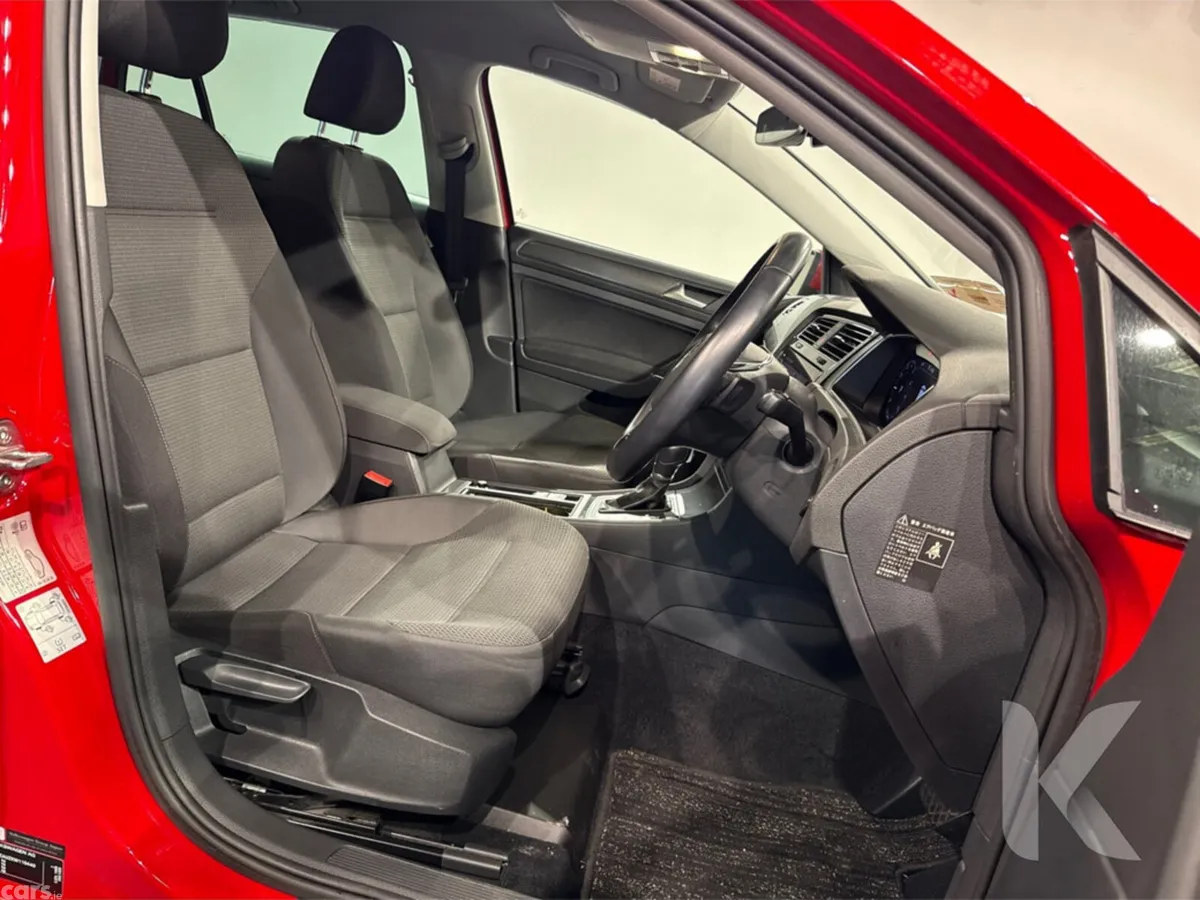 Volkswagen Golf Hatchback, Petrol, 2019, Red
