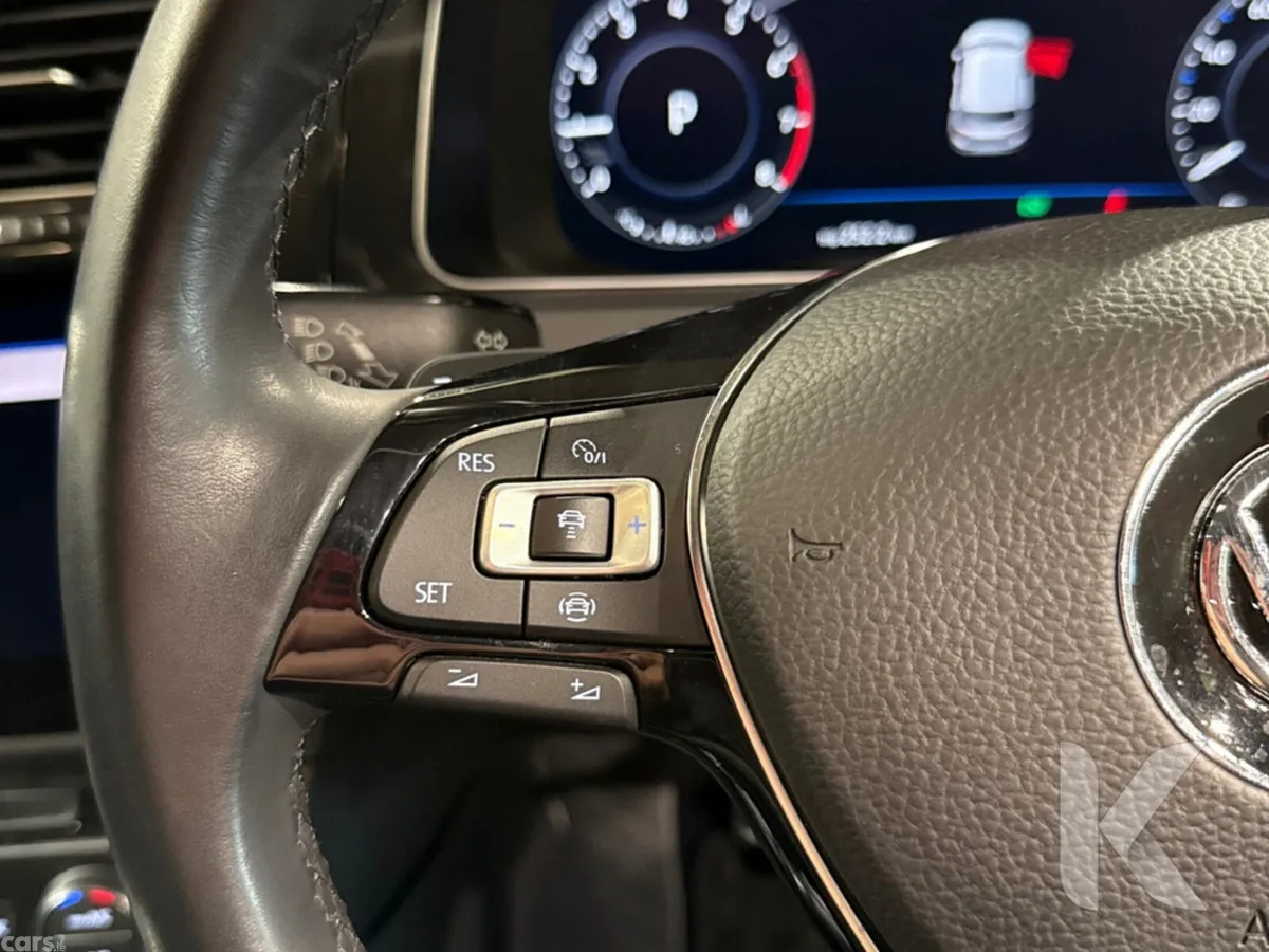 Volkswagen Golf Hatchback, Petrol, 2019, Red