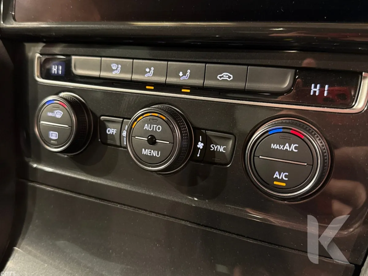 Volkswagen Golf Hatchback, Petrol, 2019, Red