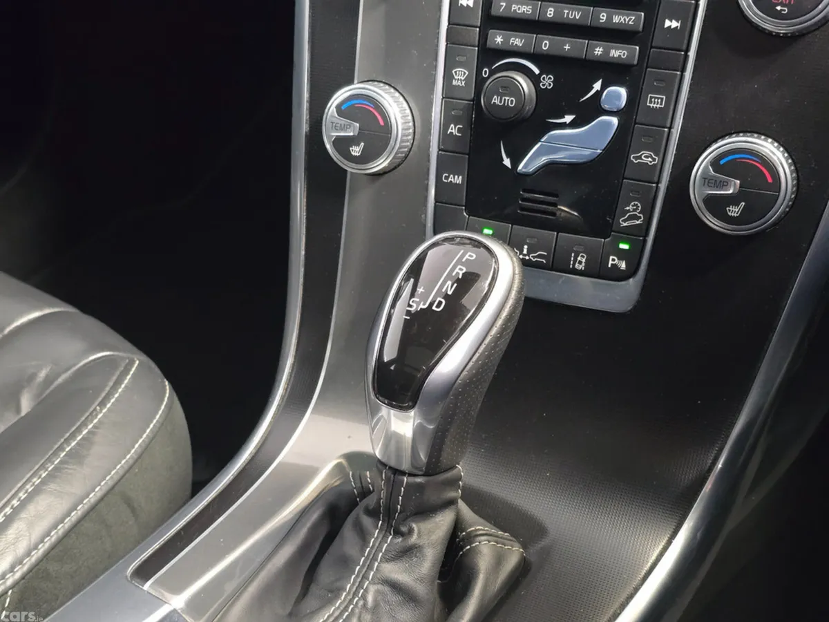 Volvo XC60 SUV, Diesel, 2015, Blue