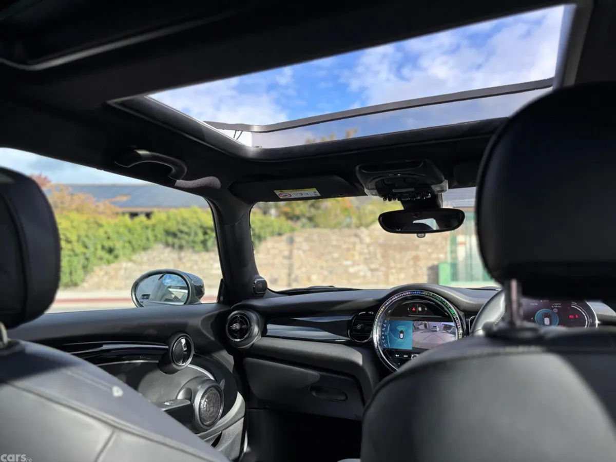 Mini Cooper Hatchback, Electric, 2023, Black