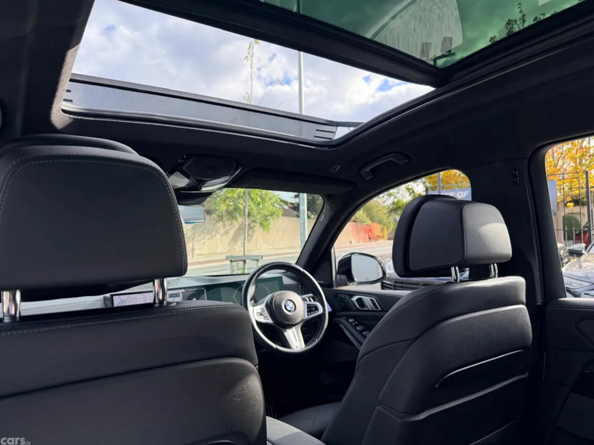BMW X7 Hatchback, Petrol, 2024, White