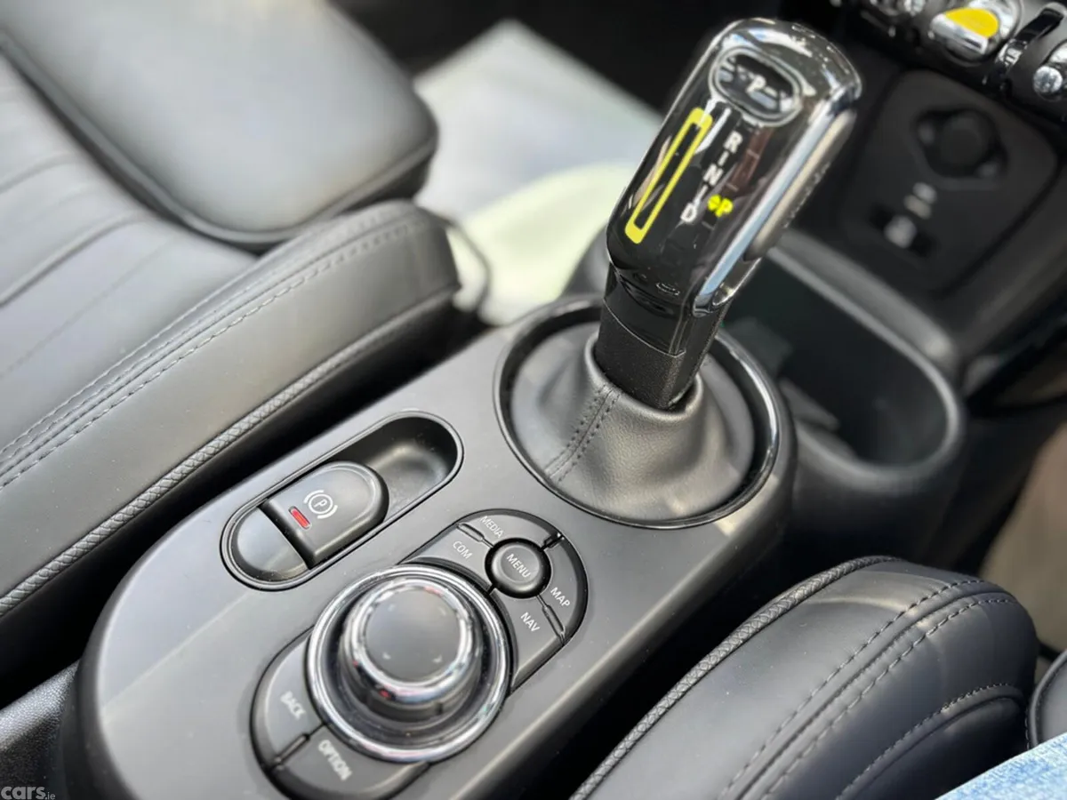 Mini Cooper Hatchback, Electric, 2023, Black