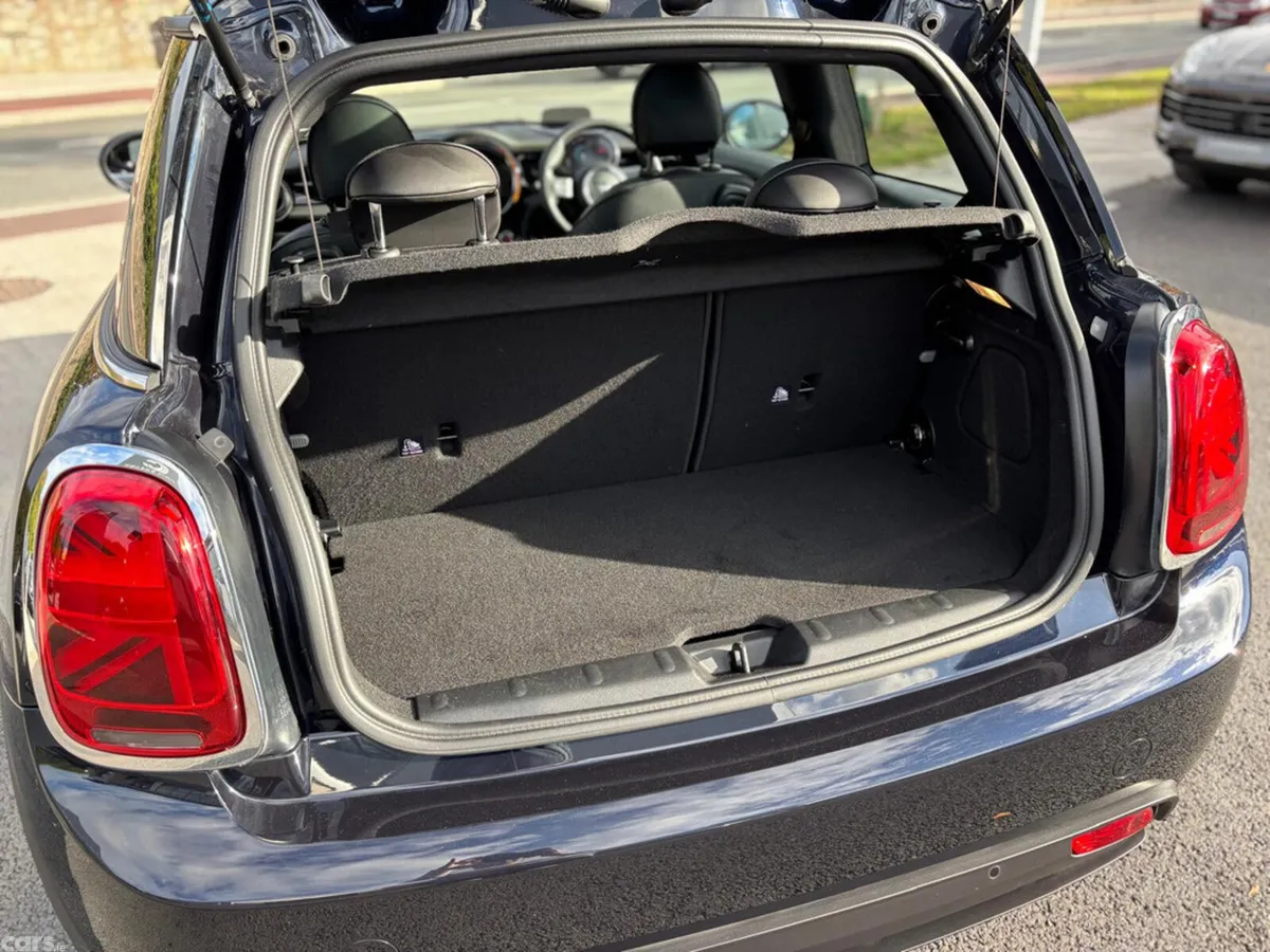 Mini Cooper Hatchback, Electric, 2023, Black