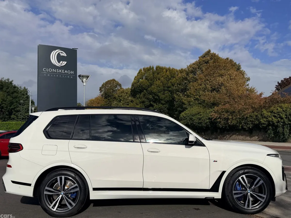 BMW X7 Hatchback, Petrol, 2024, White