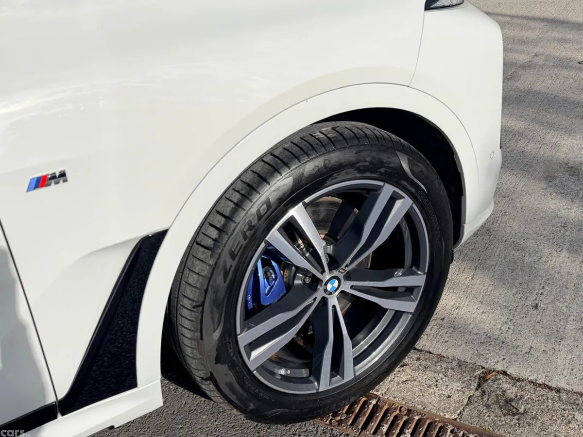BMW X7 Hatchback, Petrol, 2024, White