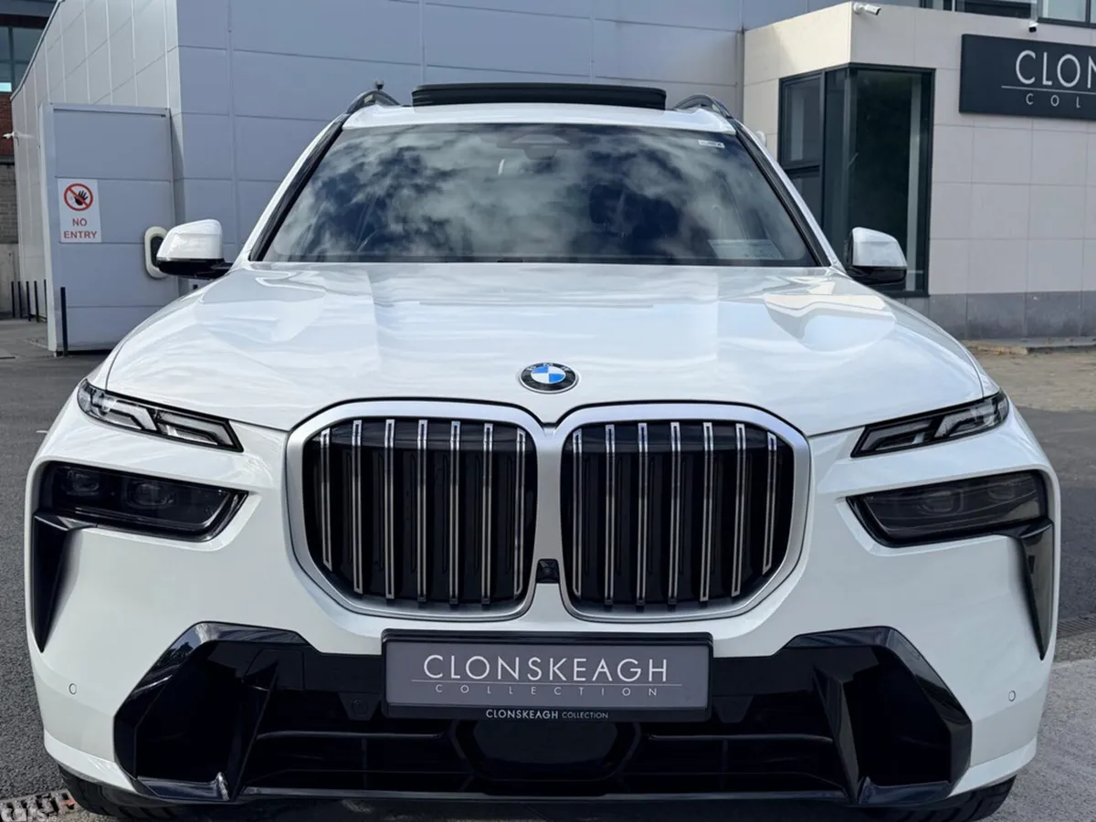 BMW X7 Hatchback, Petrol, 2024, White
