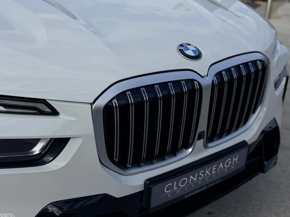 BMW X7 Hatchback, Petrol, 2024, White