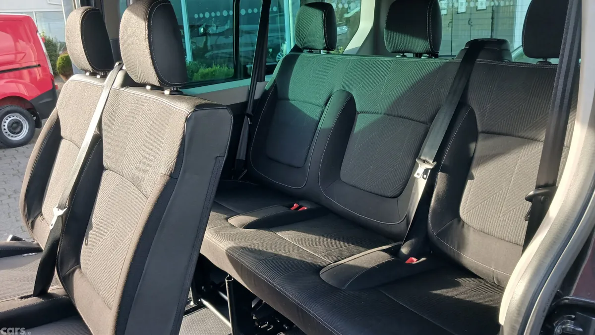 Renault Trafic MPV, Diesel, 2025, Grey