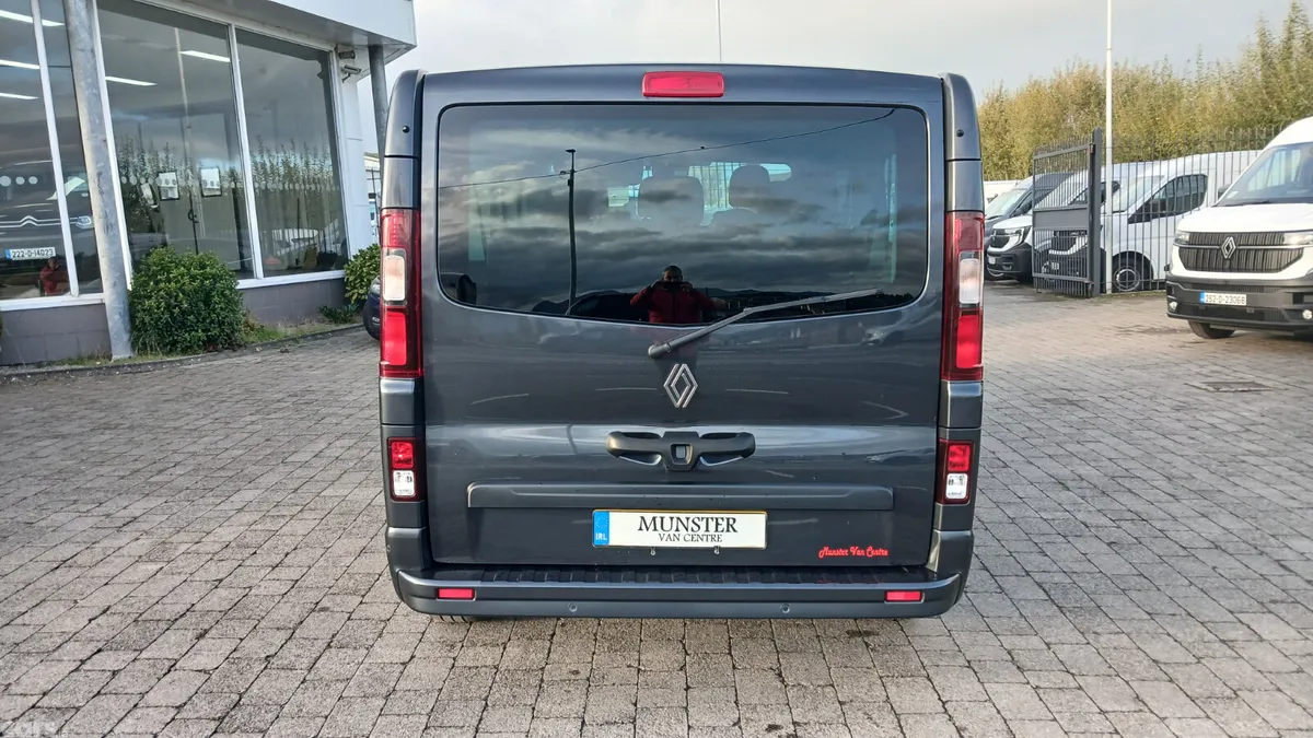 Renault Trafic MPV, Diesel, 2025, Grey