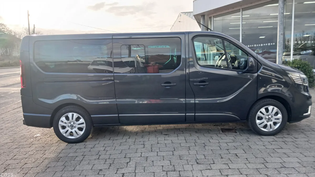 Renault Trafic MPV, Diesel, 2025, Grey