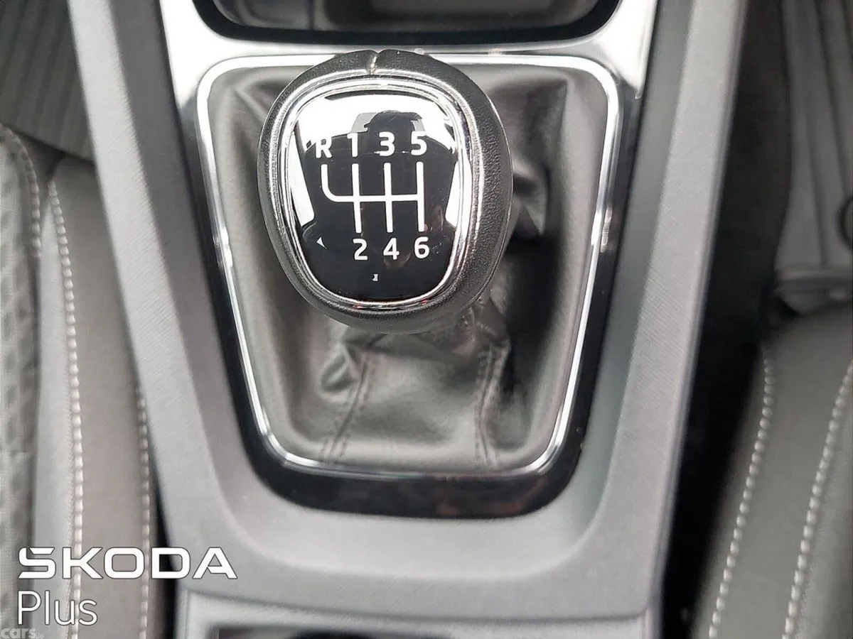 Skoda Octavia Saloon, Diesel, 2024, Black