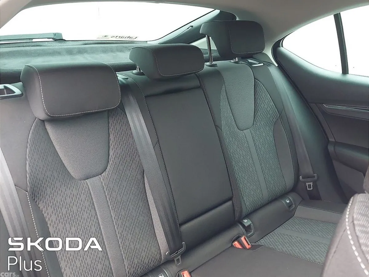 Skoda Octavia Saloon, Diesel, 2024, Black