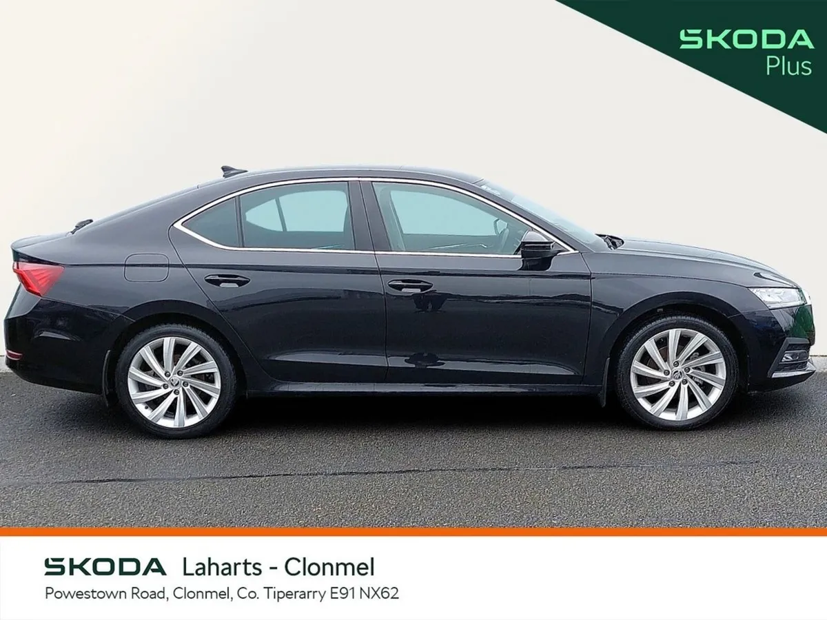 Skoda Octavia Saloon, Diesel, 2024, Black