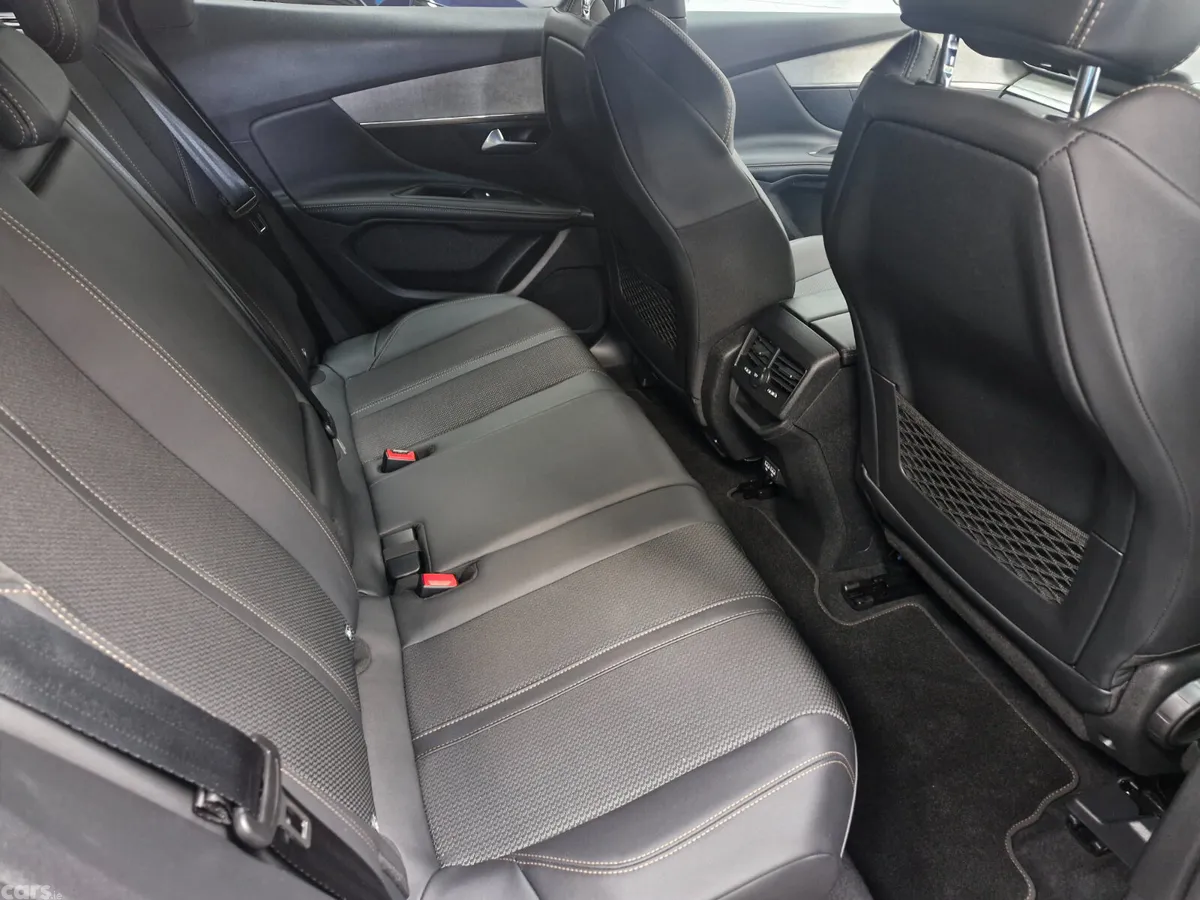 Peugeot 3008 MPV, Diesel, 2024, Grey