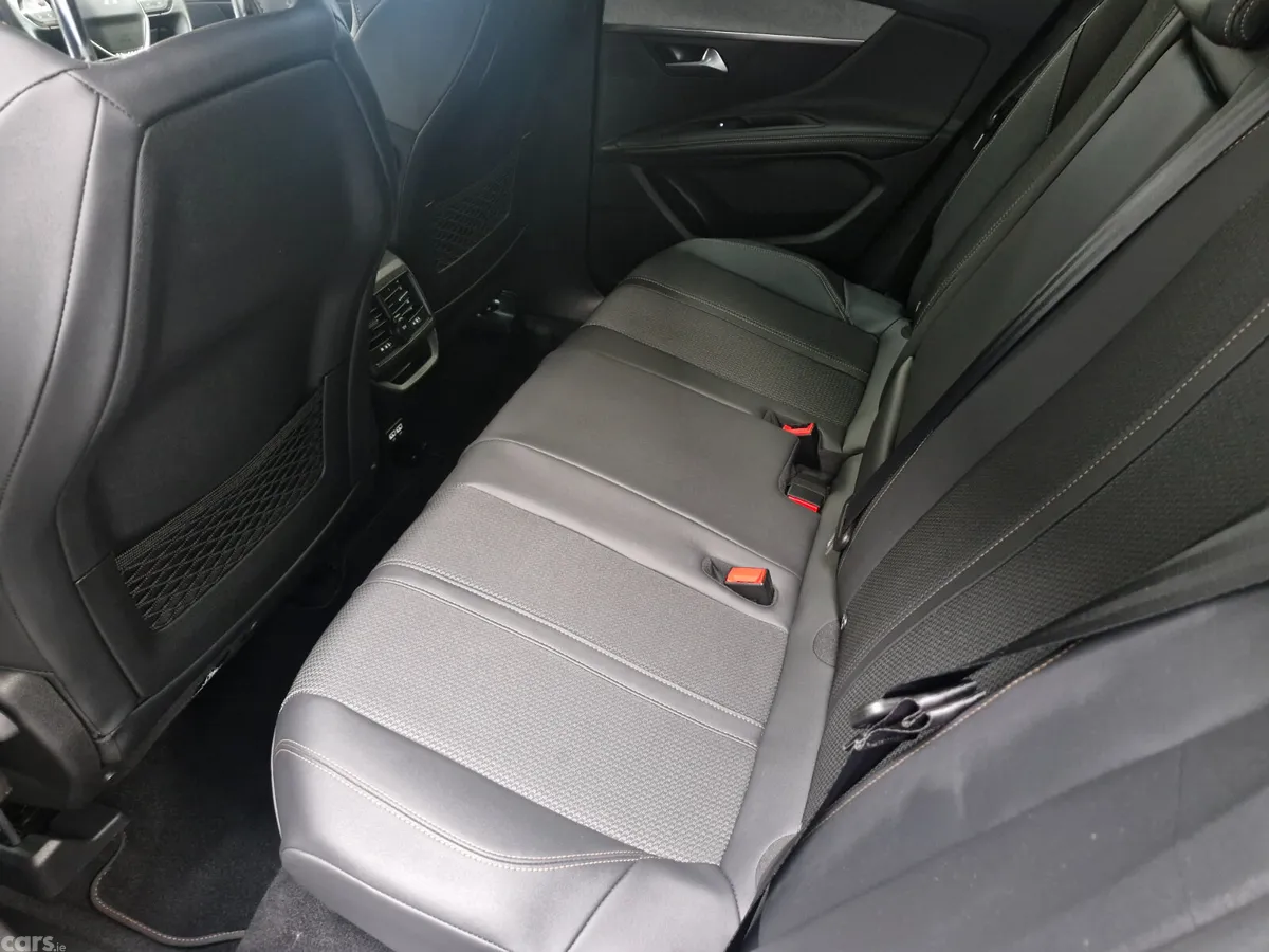 Peugeot 3008 MPV, Diesel, 2024, Grey