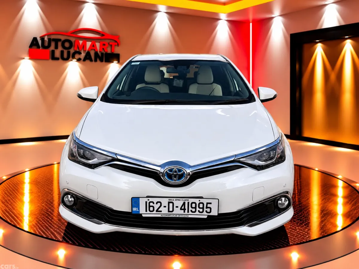 Toyota Auris Hatchback, Petrol Hybrid, 2016, White