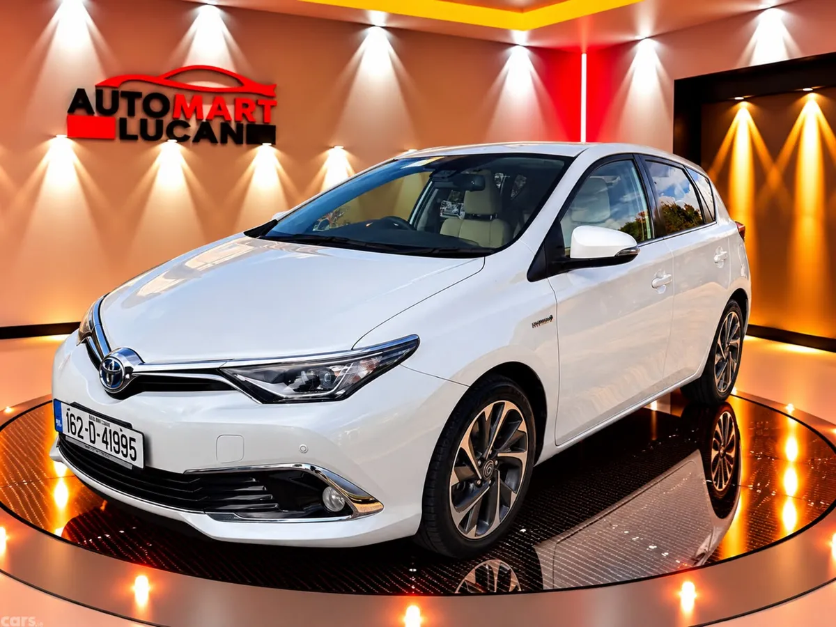 Toyota Auris Hatchback, Petrol Hybrid, 2016, White