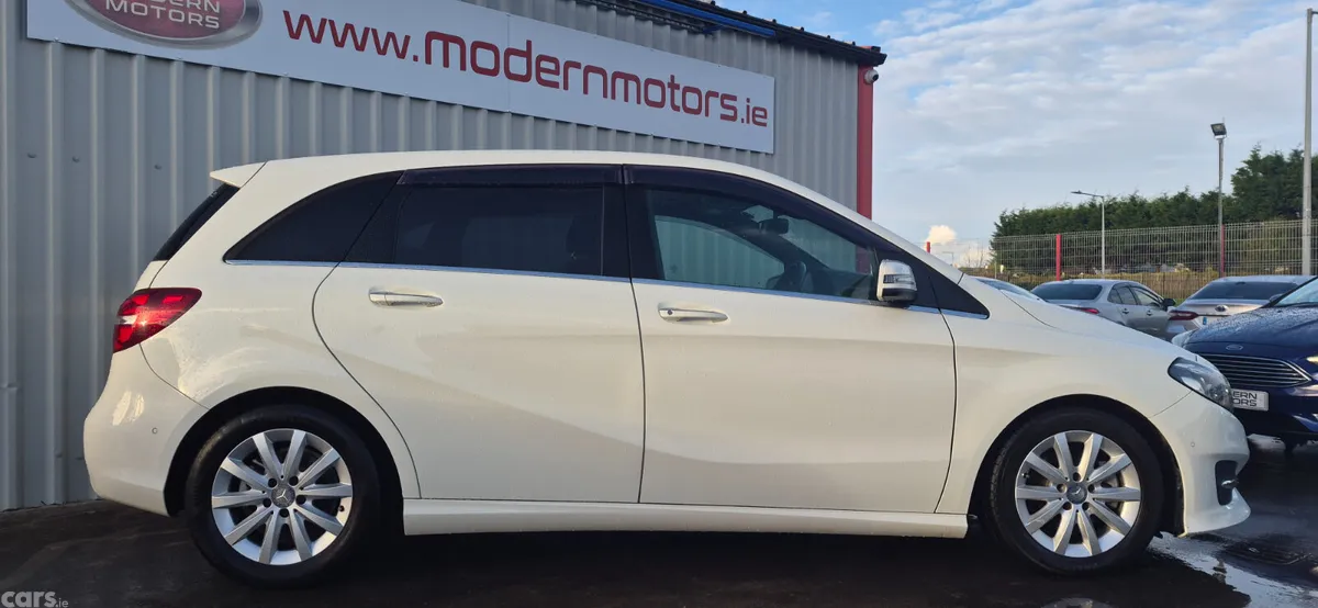Mercedes-Benz B-Class MPV, Petrol, 2015, White