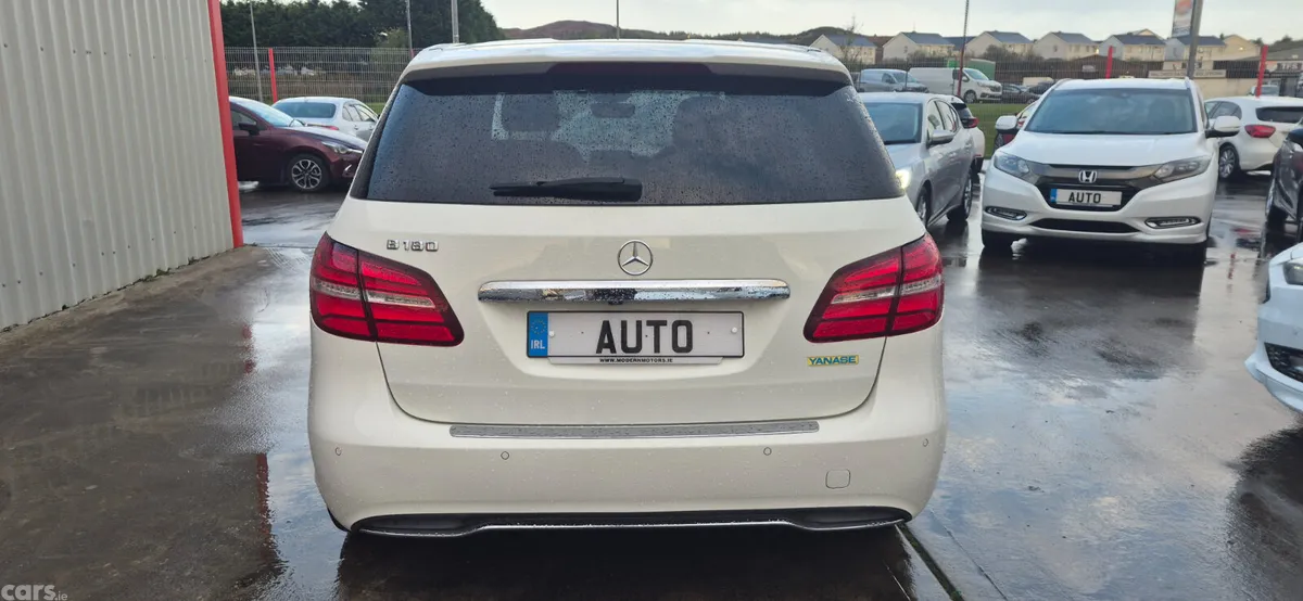 Mercedes-Benz B-Class MPV, Petrol, 2015, White