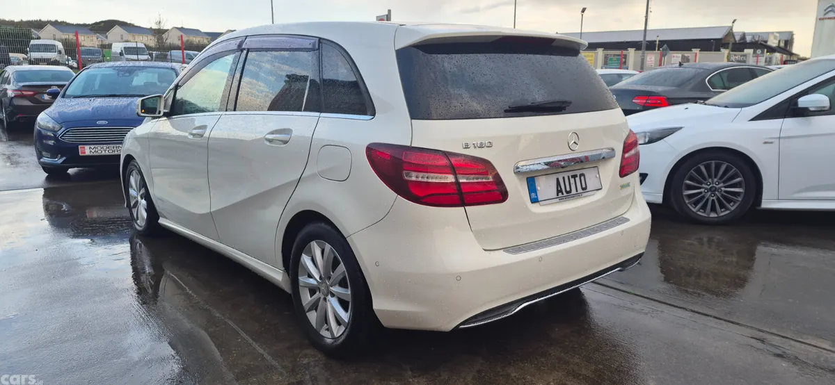 Mercedes-Benz B-Class MPV, Petrol, 2015, White