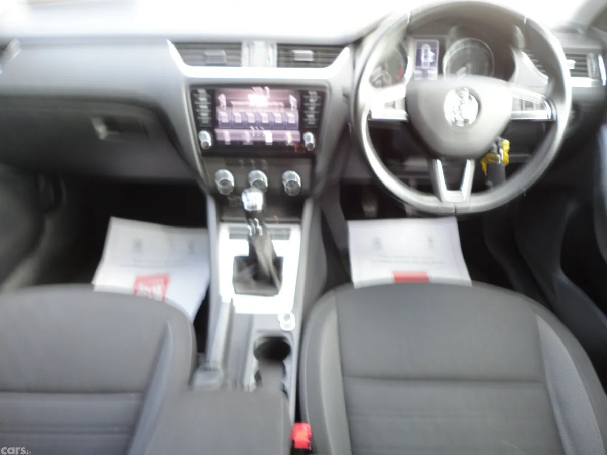 Skoda Octavia Saloon, Diesel, 2019, Grey
