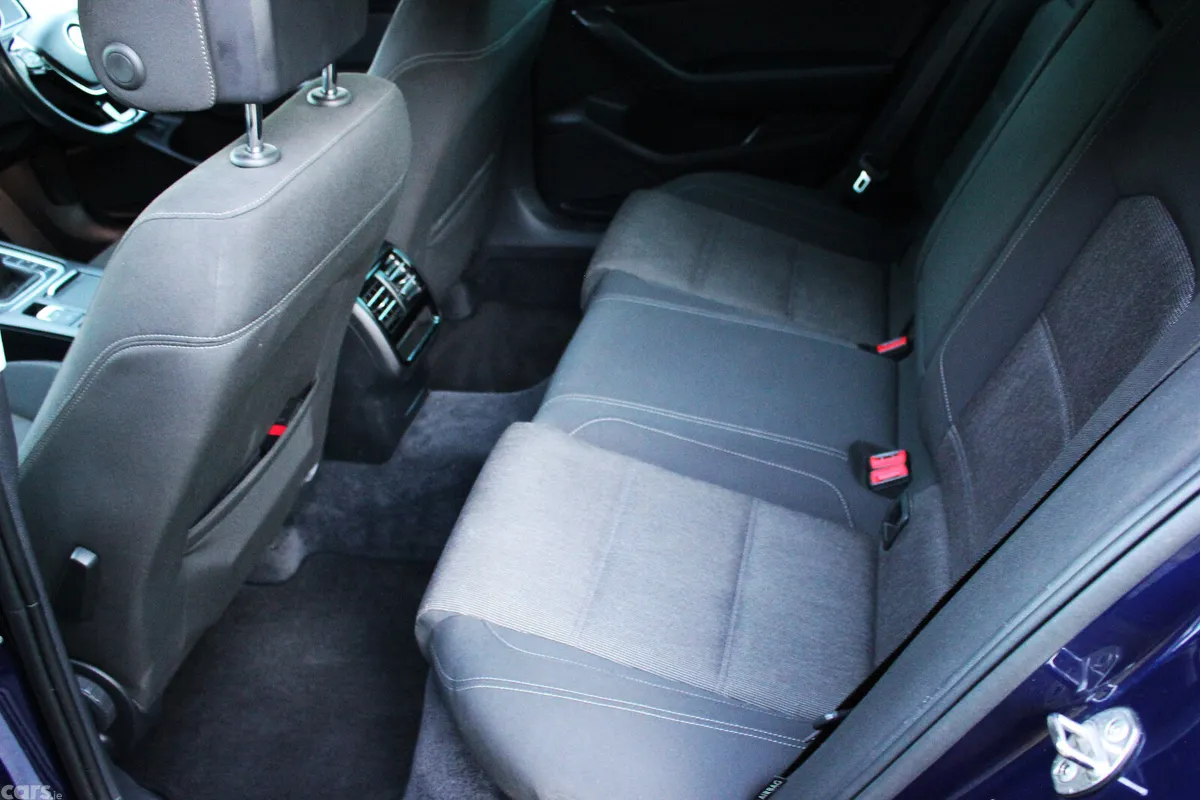 Volkswagen Passat Saloon, Diesel, 2017, Blue
