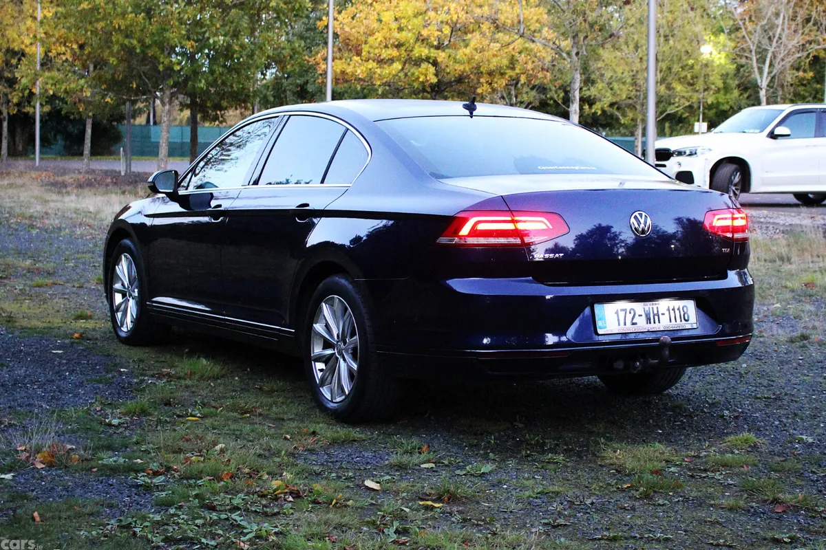Volkswagen Passat Saloon, Diesel, 2017, Blue