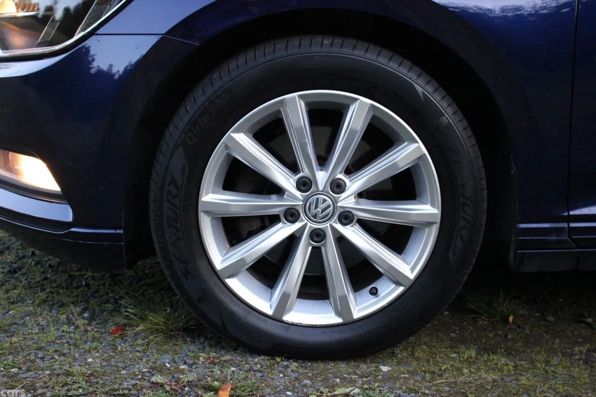 Volkswagen Passat Saloon, Diesel, 2017, Blue
