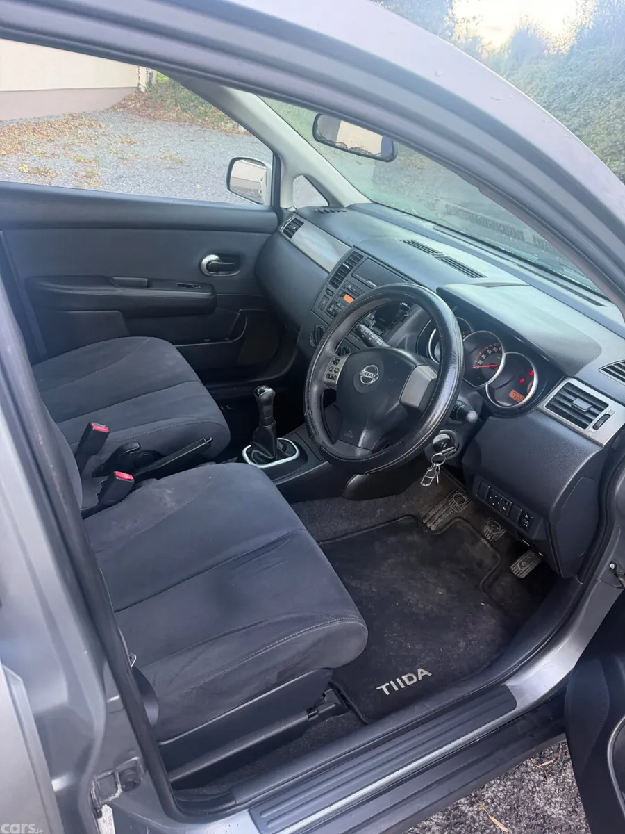 Nissan Tiida Saloon, Petrol, 2008, Grey