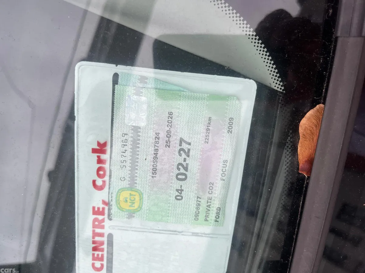 Ford Focus Hatchback, Petrol, 2009, Red