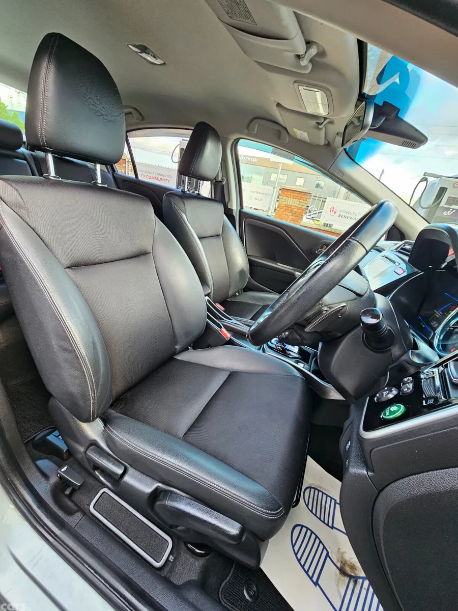 Honda Grace Saloon, Petrol Hybrid, 2015, Grey