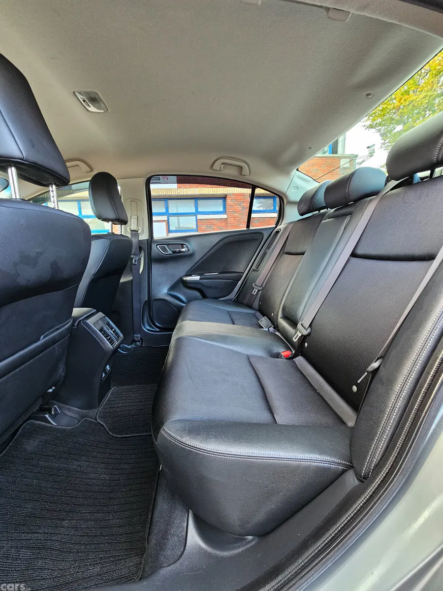 Honda Grace Saloon, Petrol Hybrid, 2015, Grey