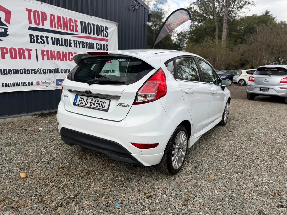 Ford Fiesta Hatchback, Petrol, 2015, White
