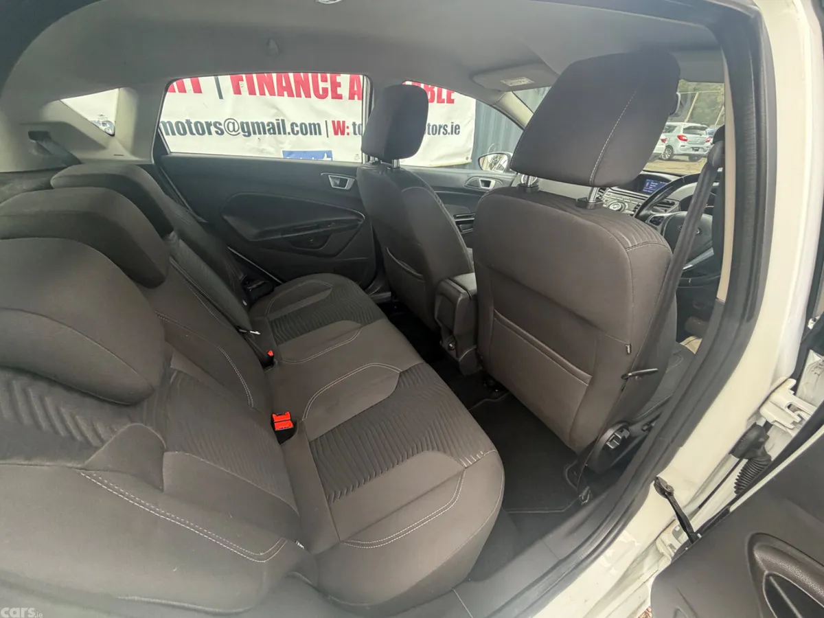 Ford Fiesta Hatchback, Petrol, 2015, White