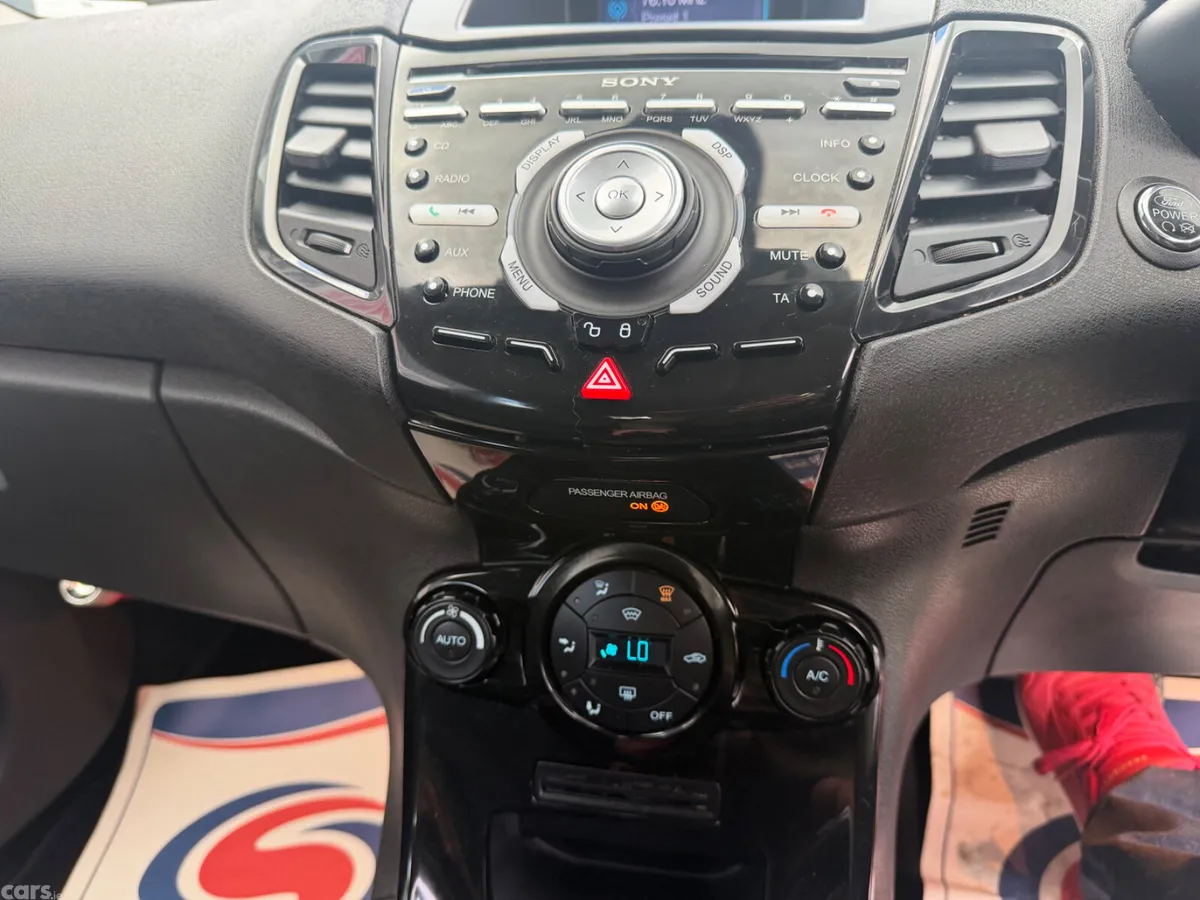 Ford Fiesta Hatchback, Petrol, 2015, White
