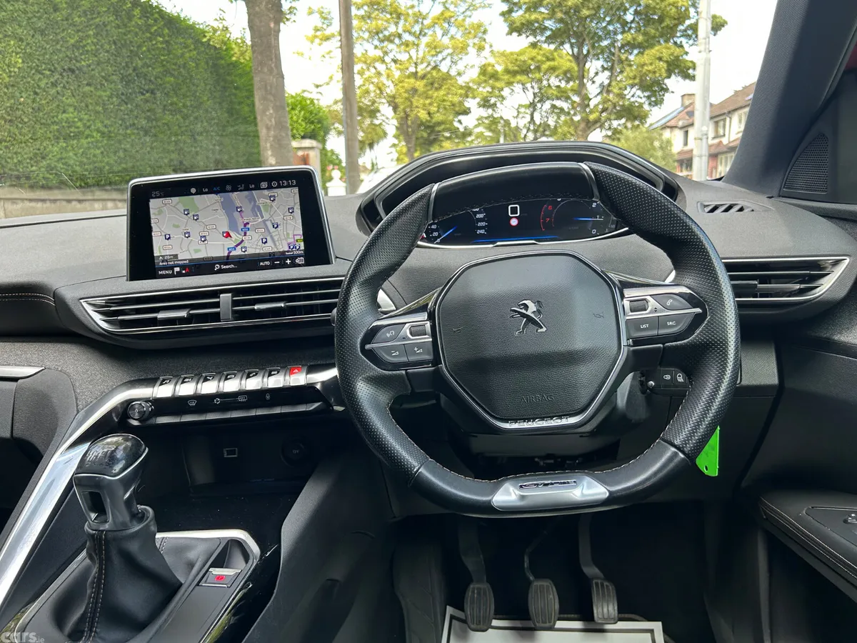 Peugeot 3008 Hatchback, Petrol, 2020, Red