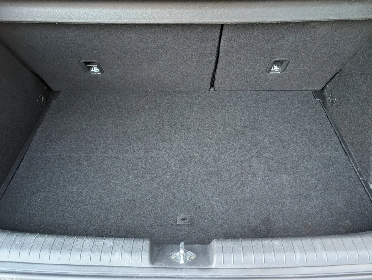 Hyundai i20 Hatchback, Petrol, 2015, White