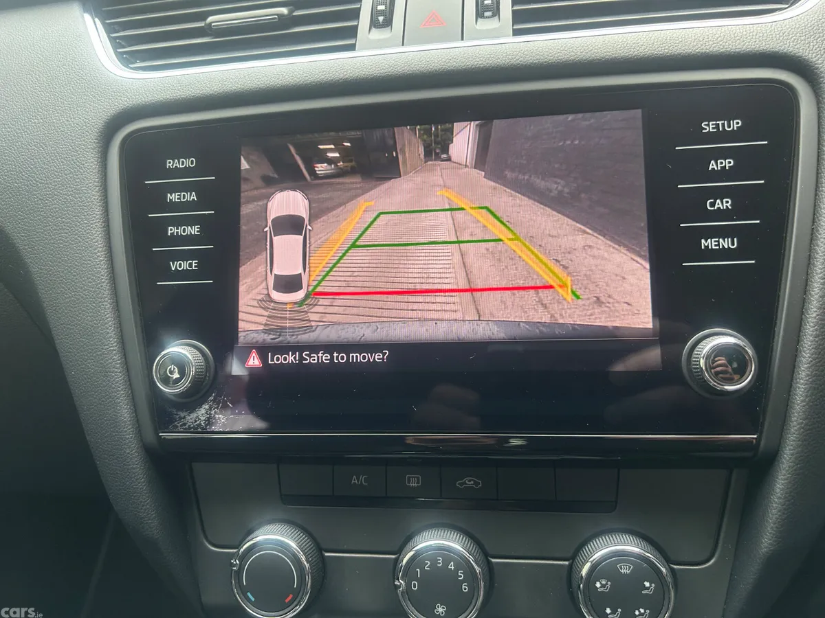 Skoda Octavia Saloon, Diesel, 2019, Black